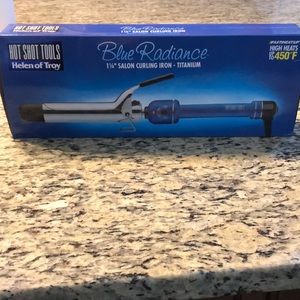 NWT Titanium Curling Iron